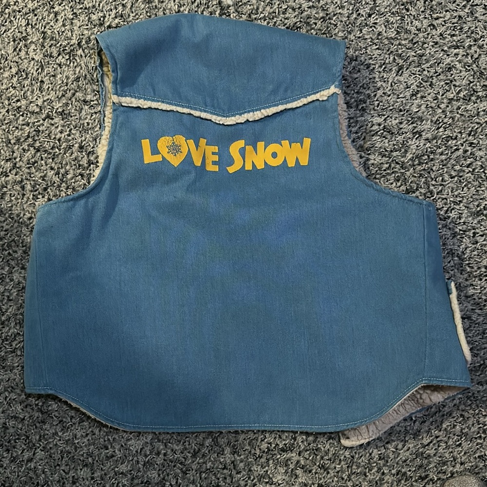 Vintage 1980’s “Love Snow” Blue Denim Vest with Sherpa Lining. Size L. - Picture 4 of 4